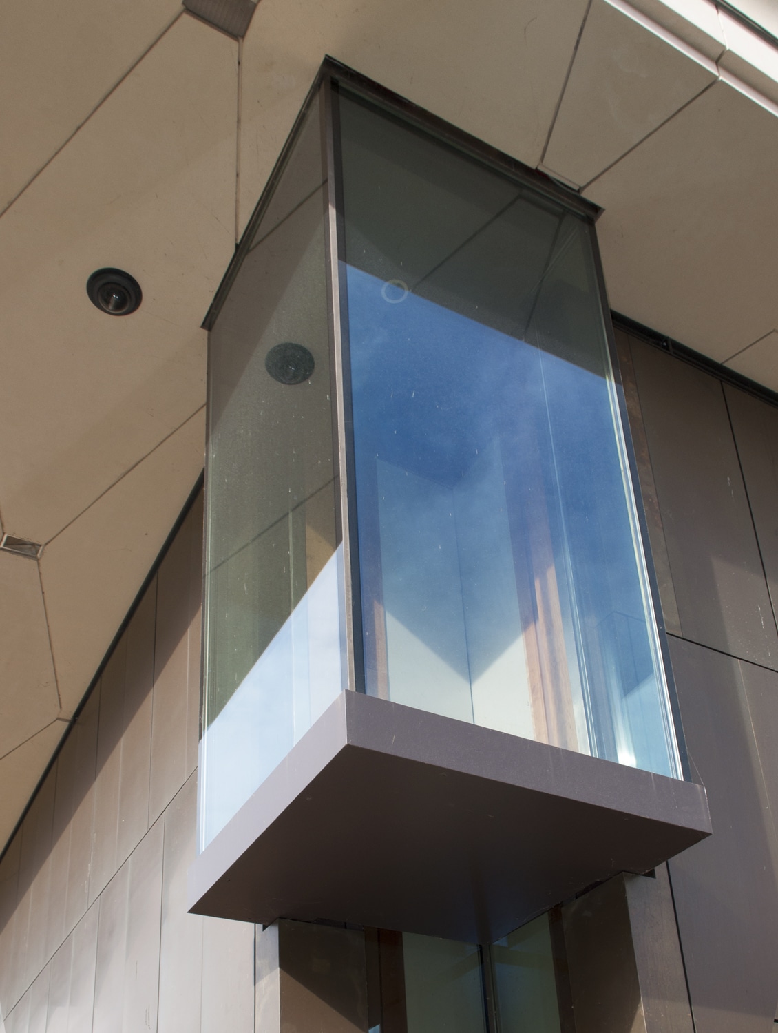 Image of corner window detail at Chazen Museum of Art in Madison, Wisconsin. Rainscreen cladding system by Riverside Group.