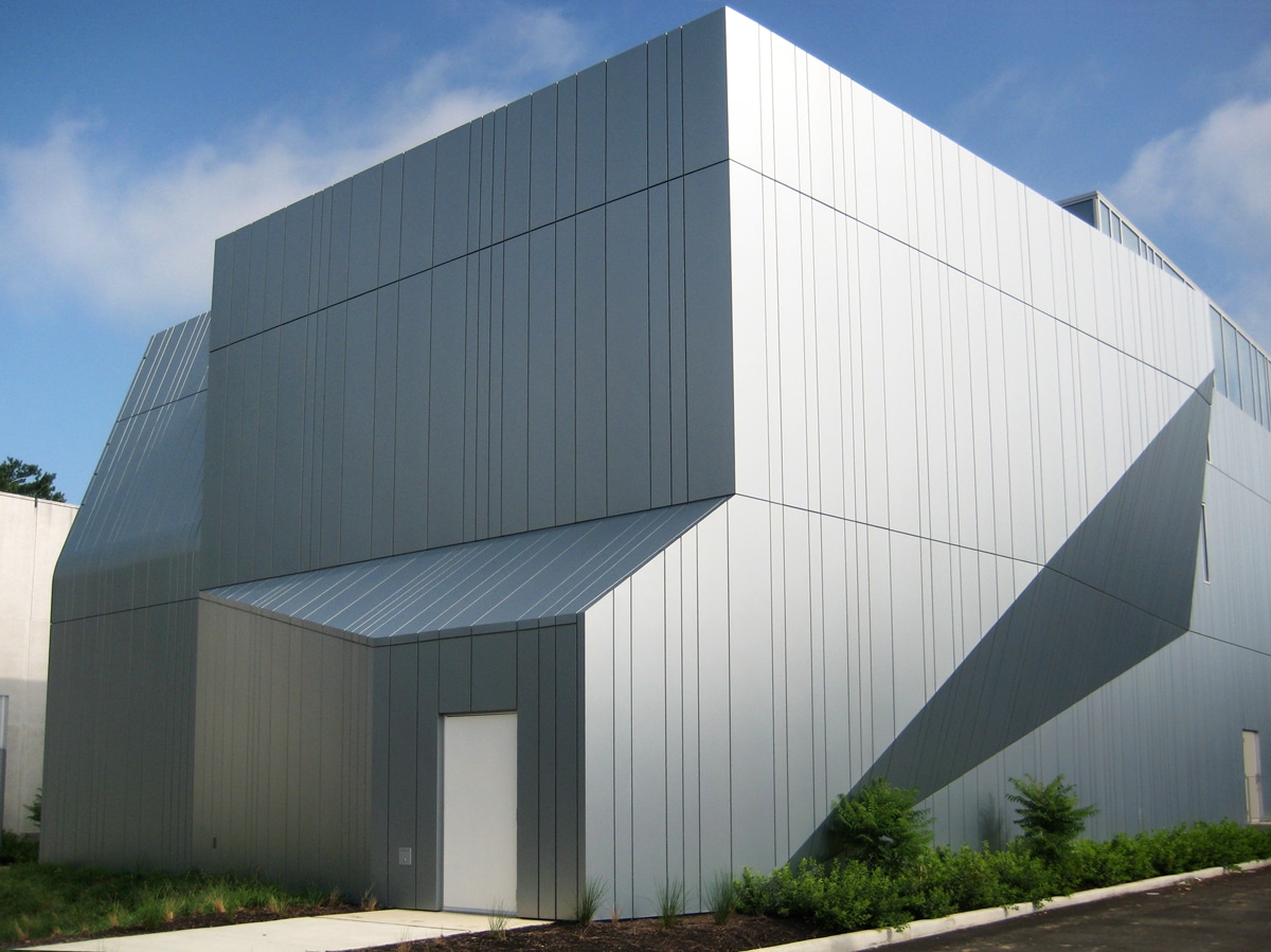 Exterior image of Oberlin College – Phyllis Litoff Building in Oberlin, Ohio. Westlake Reed Leskosky architects. Architectural rainscreen by Riverside Group.